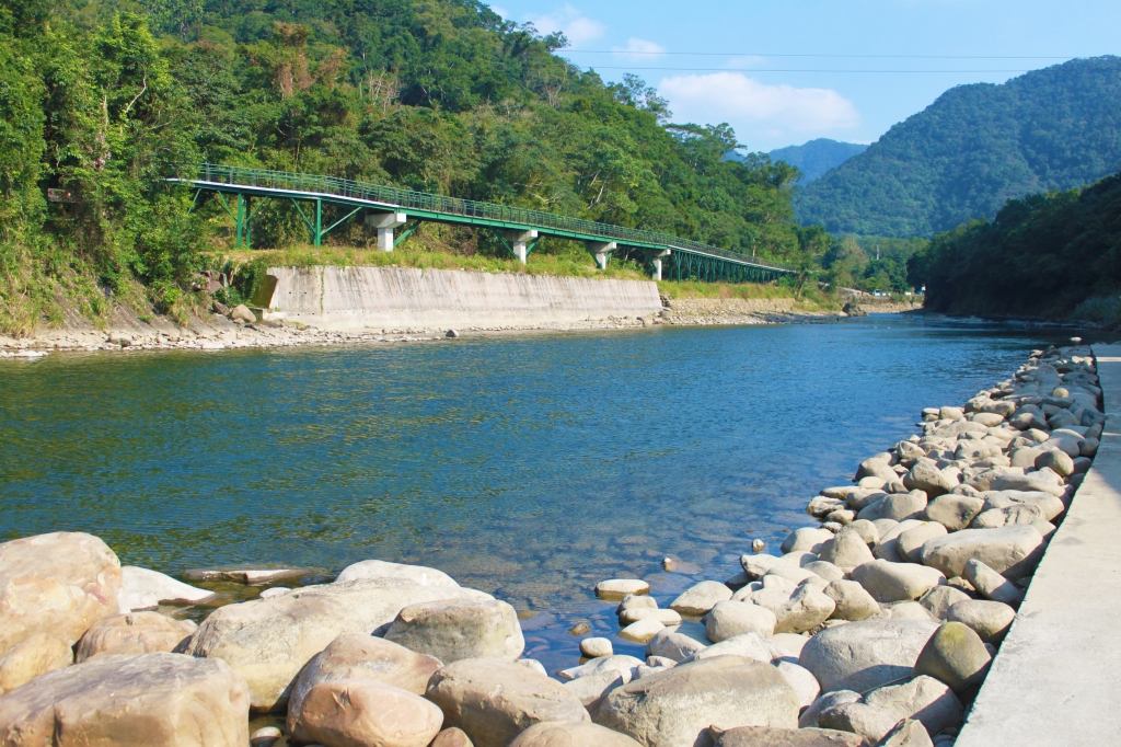 營地河岸景觀